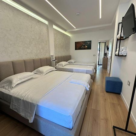 Hotel Europa Krujë エクステリア 写真