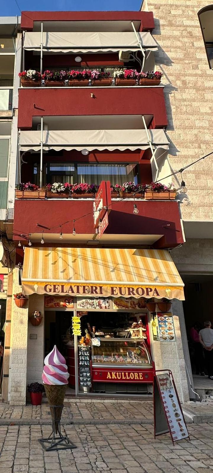 Hotel Europa Krujë エクステリア 写真