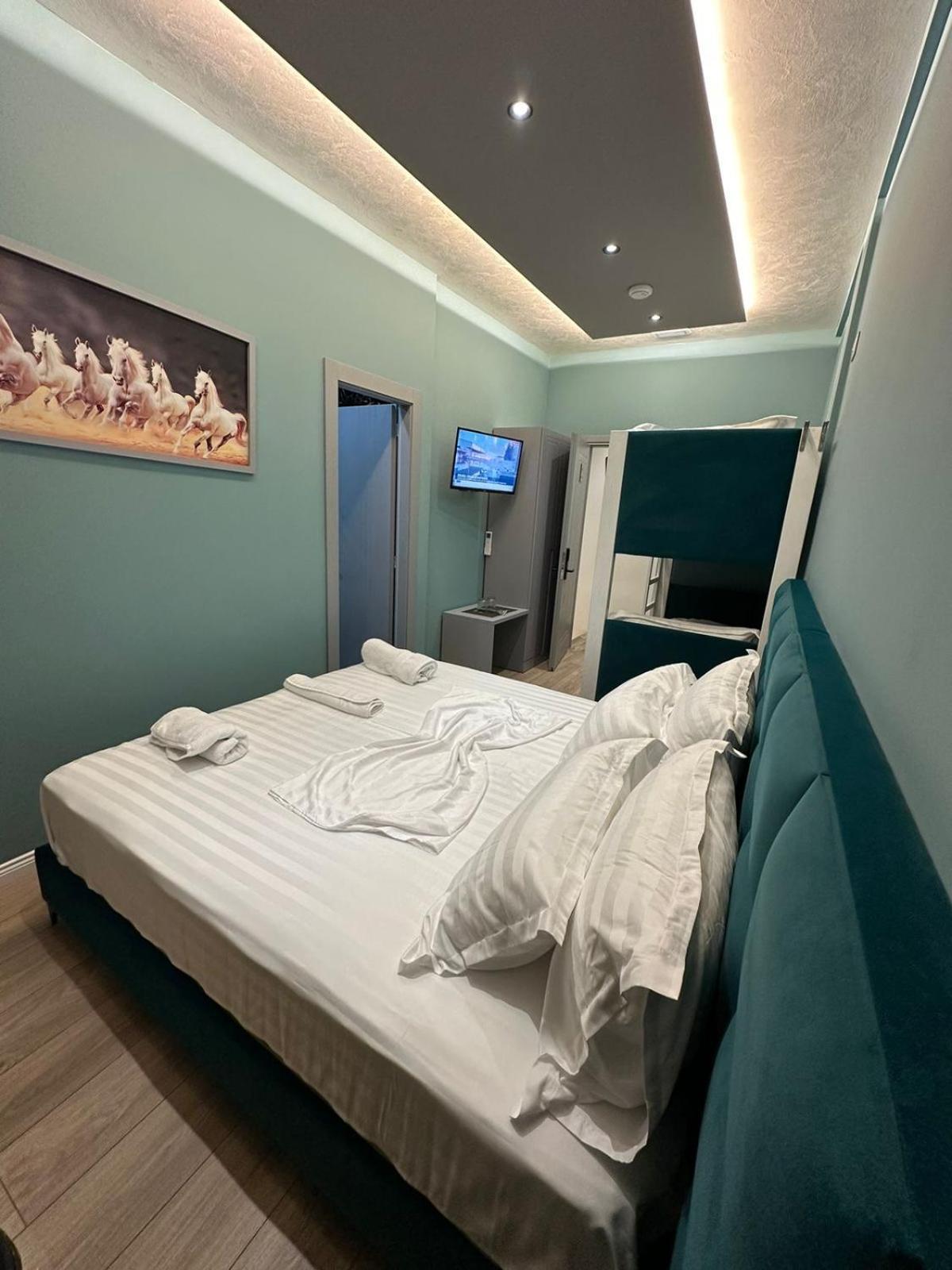 Hotel Europa Krujë エクステリア 写真