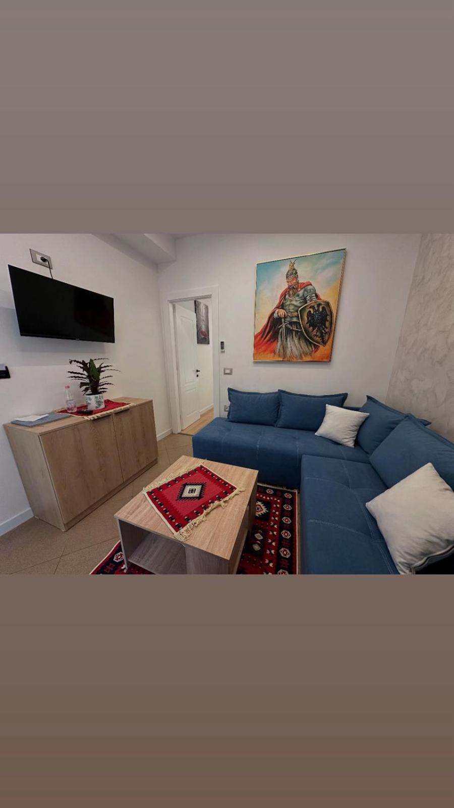 Hotel Europa Krujë エクステリア 写真